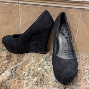 Black Faux Suede Wedges